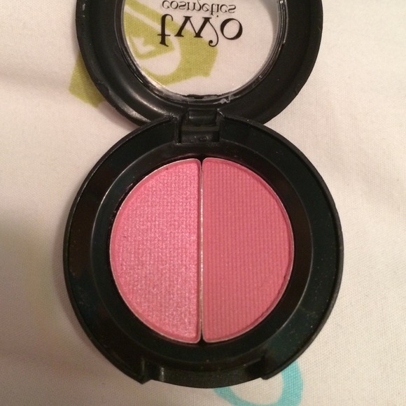 Two Cosmetics "heartache" Eyeshadow Duo - Picture 2 of 3