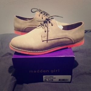 NEW Steve Madden Oxford Booties.
