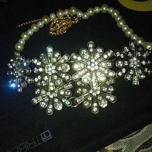 Statement necklace