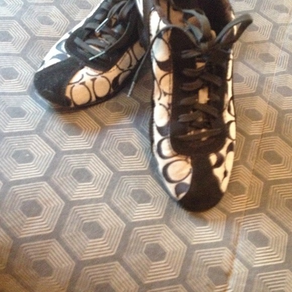 Coach Tennis Shoes size 9 only worn 2 times.