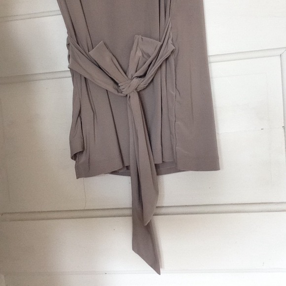 ✖️SOLD✖️ Silky Sleeveless Wrap Top - Picture 3 of 4