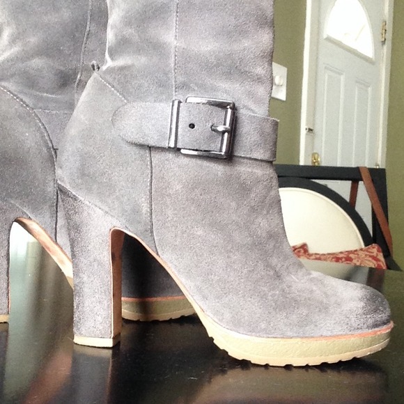 ✖️SOLD✖️ Grey Suede Tall Boots - Picture 2 of 4