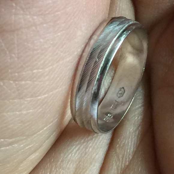 14k White Gold Band - Picture 3 of 4