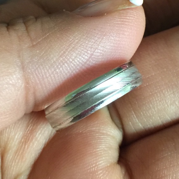 14k White Gold Band - Picture 4 of 4