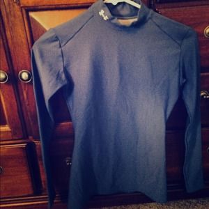 Under Armour top warm