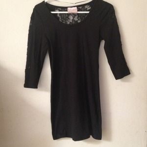 Romeo and Juliet Couture lace bodycon dress