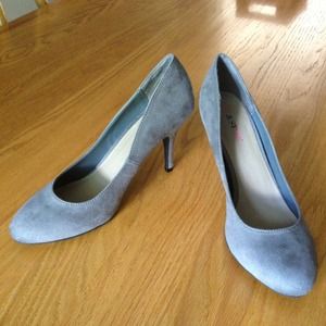 Grey suede-like pumps size 10