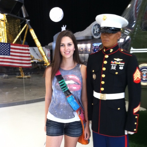 🎉BIG CLOSET ALERT🎉Scroll all the way down🎉 - Picture 3 of 4