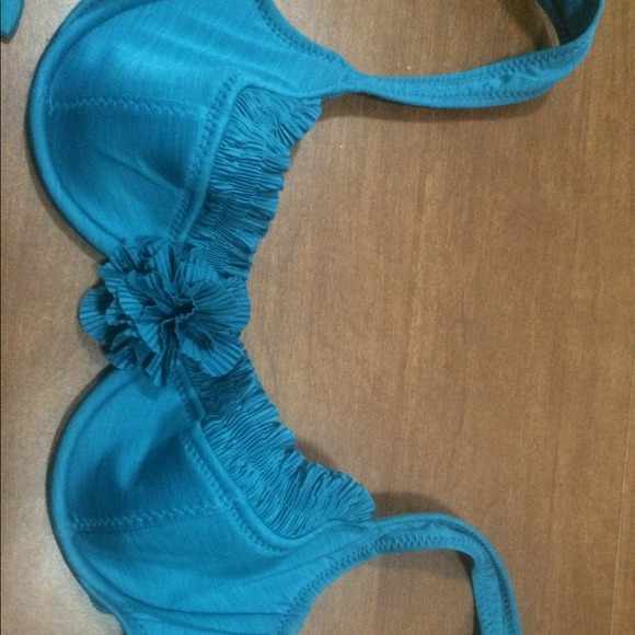 Betsey Johnson - Picture 2 of 4