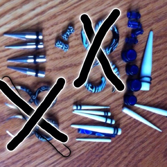 Plugs and tappers (sizes from 10g to 2g)