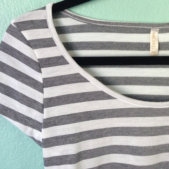 🚫Traded🚫 Stripped t shirt (NWOT) - Picture 2 of 3