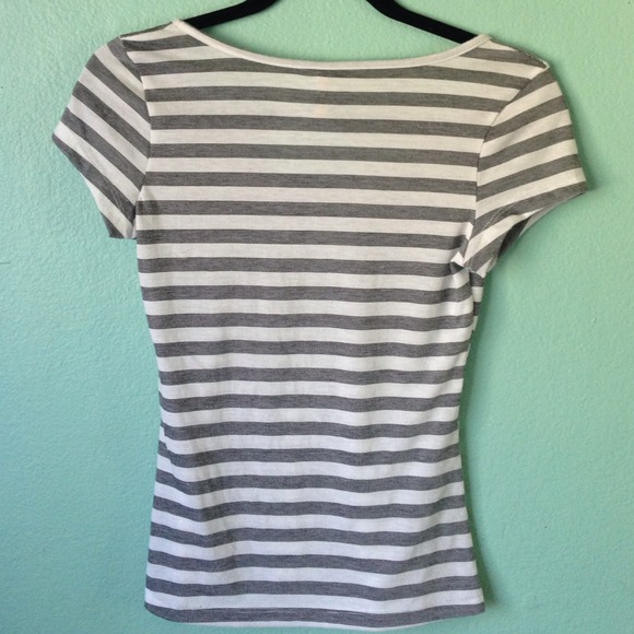 🚫Traded🚫 Stripped t shirt (NWOT) - Picture 3 of 3