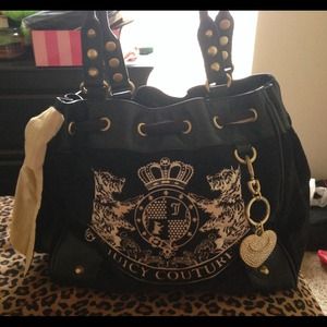Juicy Couture black daydreamer bag