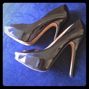 Aldo peep toe pumps.