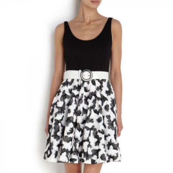 🎉SOLD🎉 Alice and Olivia blk and wht summer dress