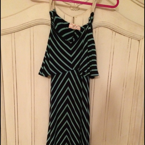 Super cute and lightweight chevron dress! 😄