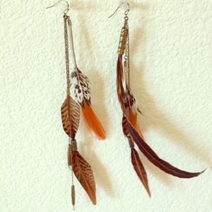 Asymmetrical feather earrings