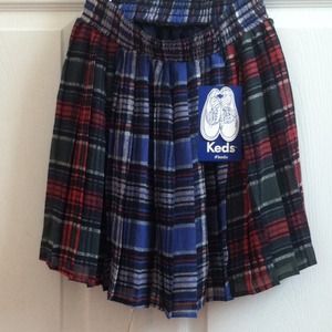 🎉NWT cute plaid skirt🎉