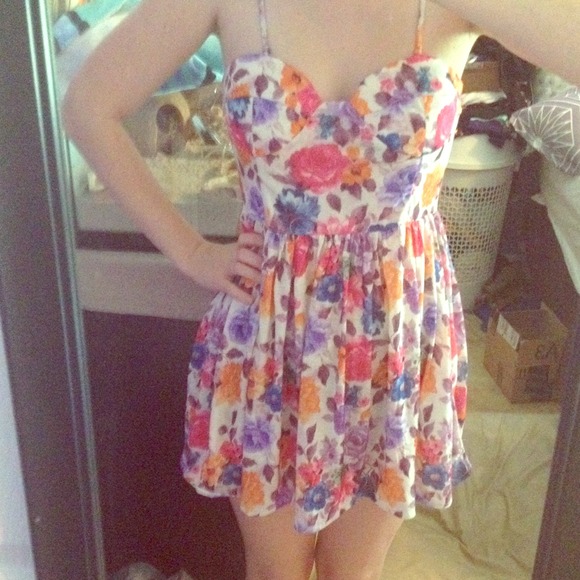 🎈SOLD🎈 Spaghetti strap floral print dress - Picture 1 of 4