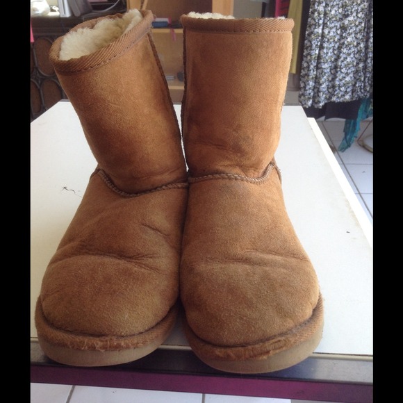 Children's / Kids Ugg Boots golden brown color