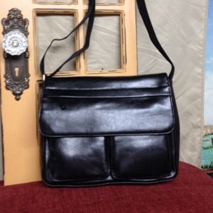 Aerosoles new black leather cross body