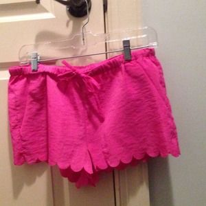 Scallop edge pink shorts!