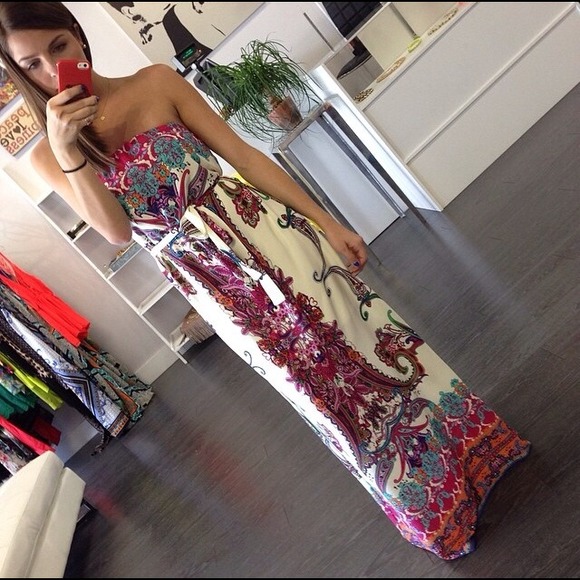 🎉Host Pic🎉Beautiful print maxi dress