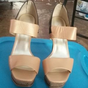 5" heel 2" platform biege/ black Jessica Simpson