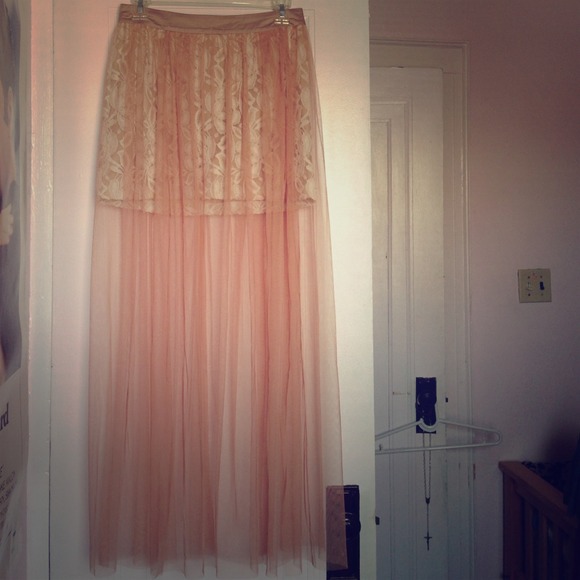 Dusty pink tulle skirt  & scalloped nude top 🎀