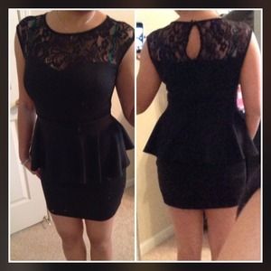 💜 Forever21 peplum dress