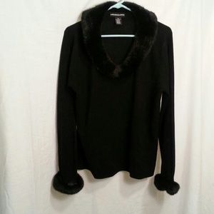 Pull over w/ detachable collar and sleeve cuffs