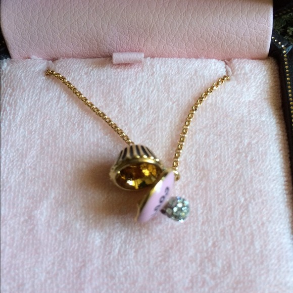 Juicy Couture Cupcake Necklace - Picture 2 of 2