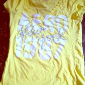 Aeropostal new york v-neck t-shirt