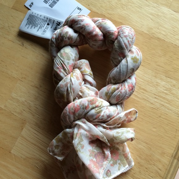 H&M Scarf BRAND NEW!!