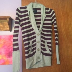 American Eagle Outfitters sweater