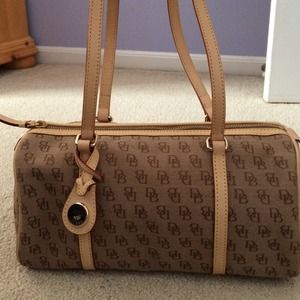 Dooney & Bourke tan purse