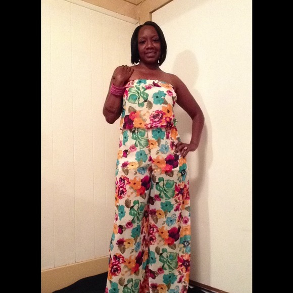 Floral Jumpsuit--- one size left Large