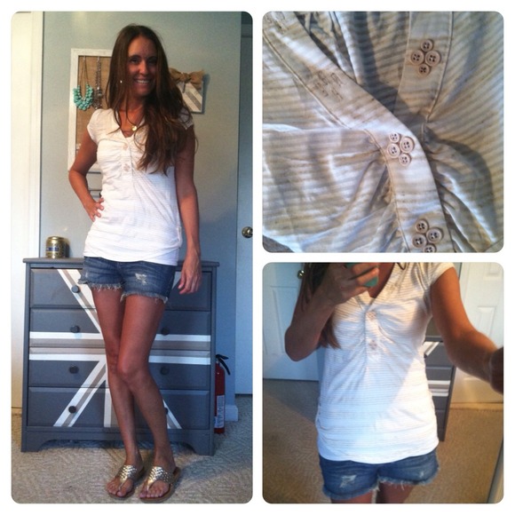 Anthropologie Tops - 🚫Sold in Bundle🚫Anthro Striped Button Tee