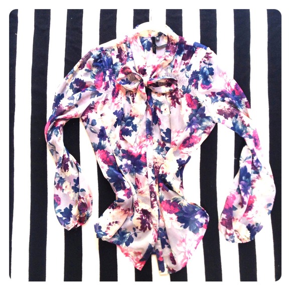 HOST PICK!! Nordstrom Sheer Floral Blouse with Tie