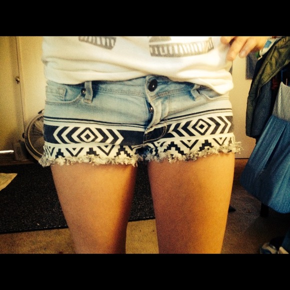 bullhead denim frayed short short Sz 1