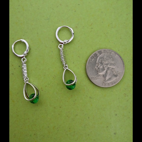 💚925 Silver Green/Clear Drop Huggie Earrings💚 - Picture 3 of 4