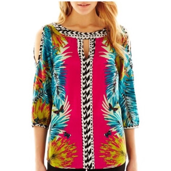 ⭐️⭐️HOST PICK⭐️⭐️ (5/15/15) $$$SOLD$$ - Picture 4 of 4