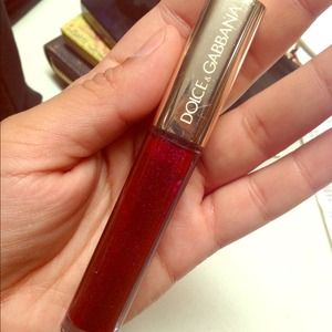 Dolce & Gabbana Makeup - Dolce & Gabanna lip gloss π Dolce & Gabbana Makeup - Dolce & Gabanna lip gloss π