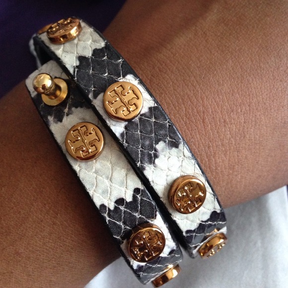 Tory Burch Jewelry - SALE🎈TORY BURCH - Ivory
