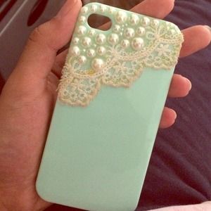 Pearl and lace adorned mint iPhone 4/4S case
