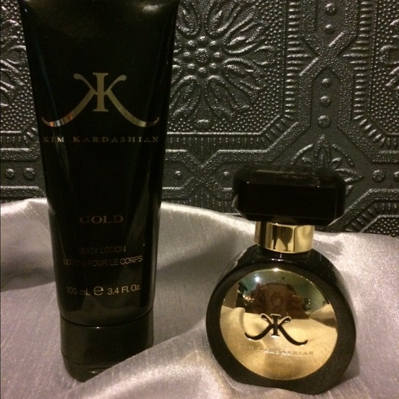 ( SOLD AS BUNDLE  )Kim Kardashian perfume - Picture 2 of 2