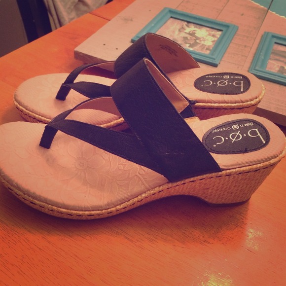 Born black leather wedge sandals!