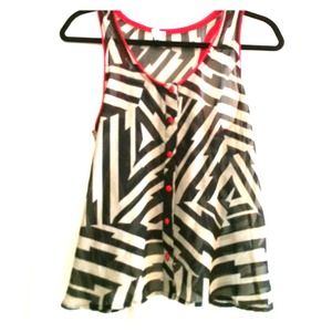 🚫SOLD IN BUNdLE🚫 Tribal top!