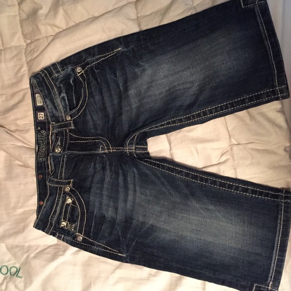๐ซSOLD๐ซMiss Me Cross/Wing Bermudas๐ - Picture 3 of 4
