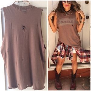 Tops - HP!๐ธ90's Grunge Oasis Muscle Tee Tops - HP!๐ธ90's Grunge Oasis Muscle Tee